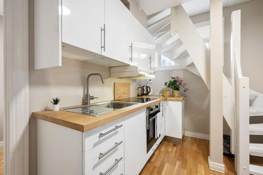 New! Modern City Apt: Central W/ Private Entrence Берген Экстерьер фото